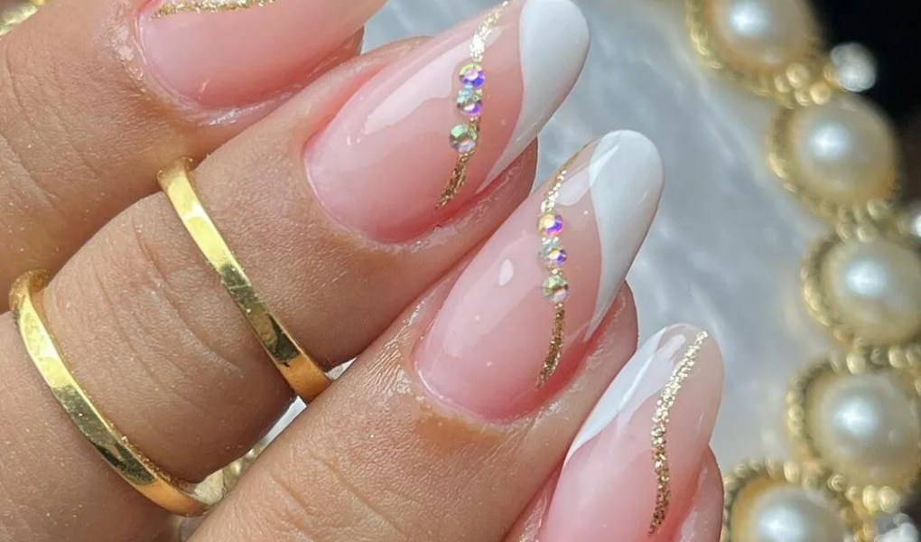 Unhas Decoradas De Cor Clara
