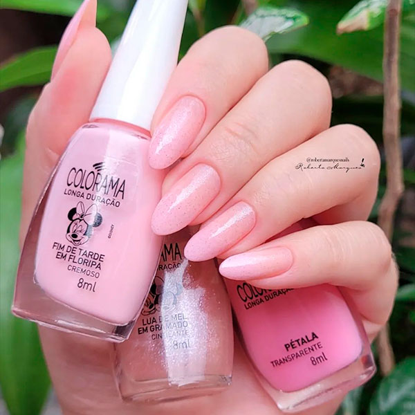 Unhas Decoradas De Cor Clara
