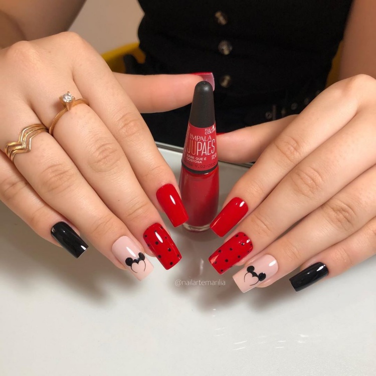 Unhas Decoradas Preto E Vermelho