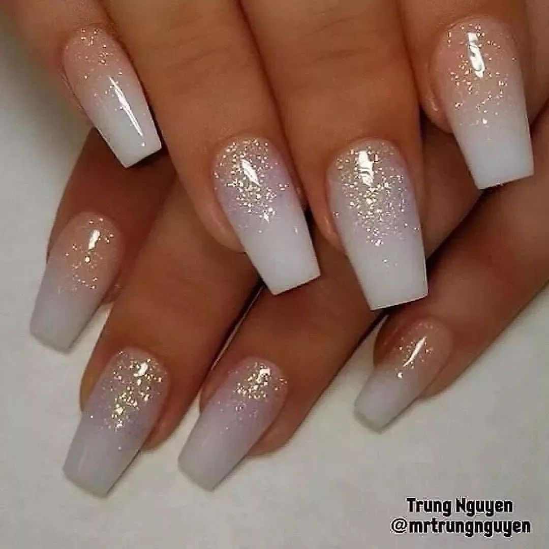 Unhas Decoradas De Cor Clara