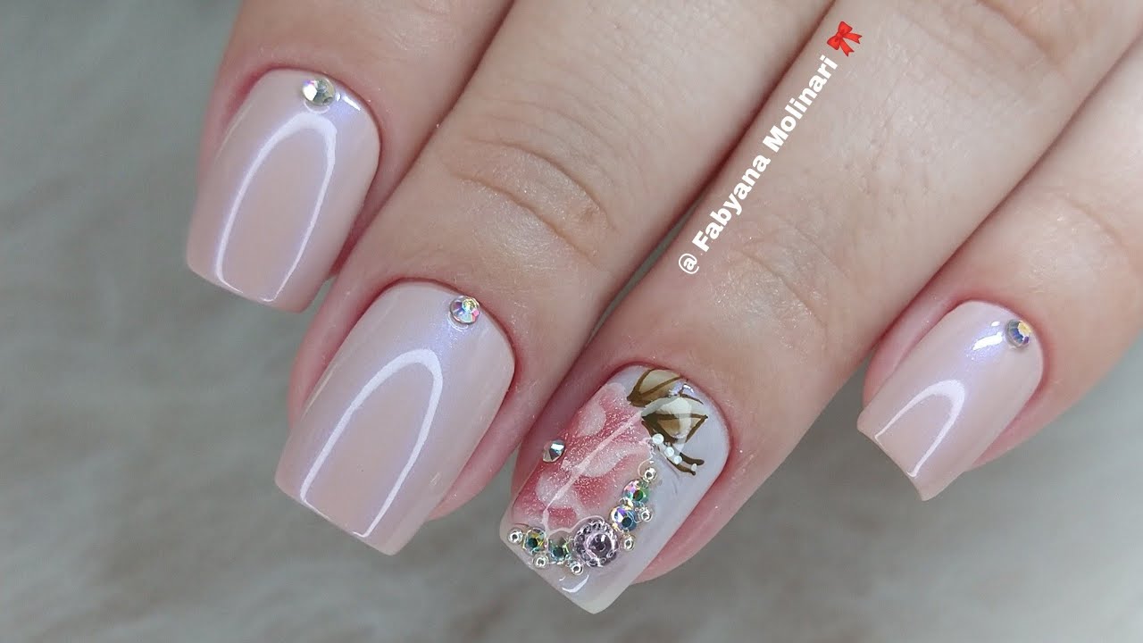 Unhas Decoradas De Cor Clara