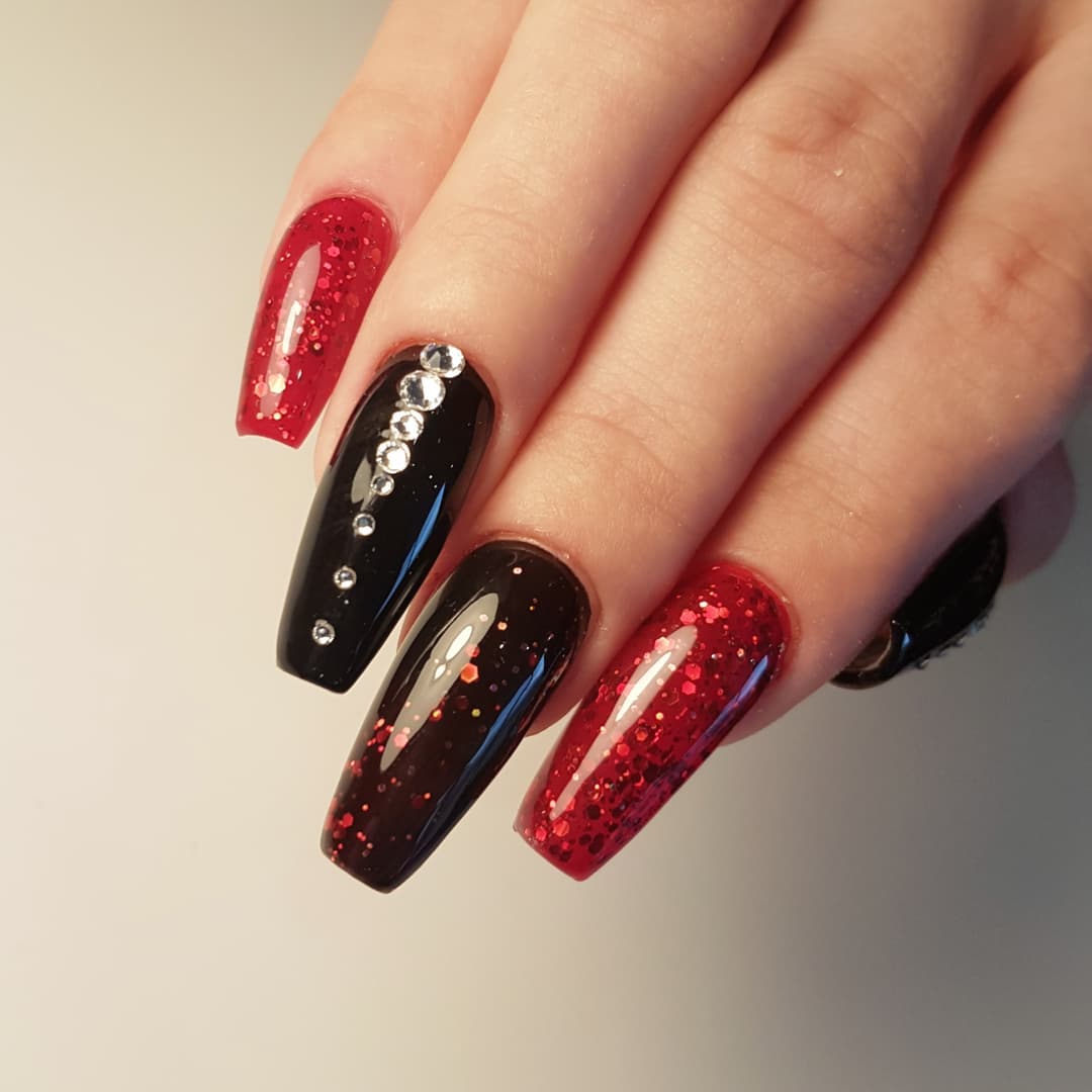Unhas Decoradas Preto E Vermelho