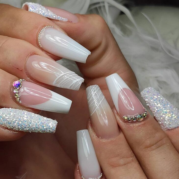 Unhas Decoradas De Cor Clara