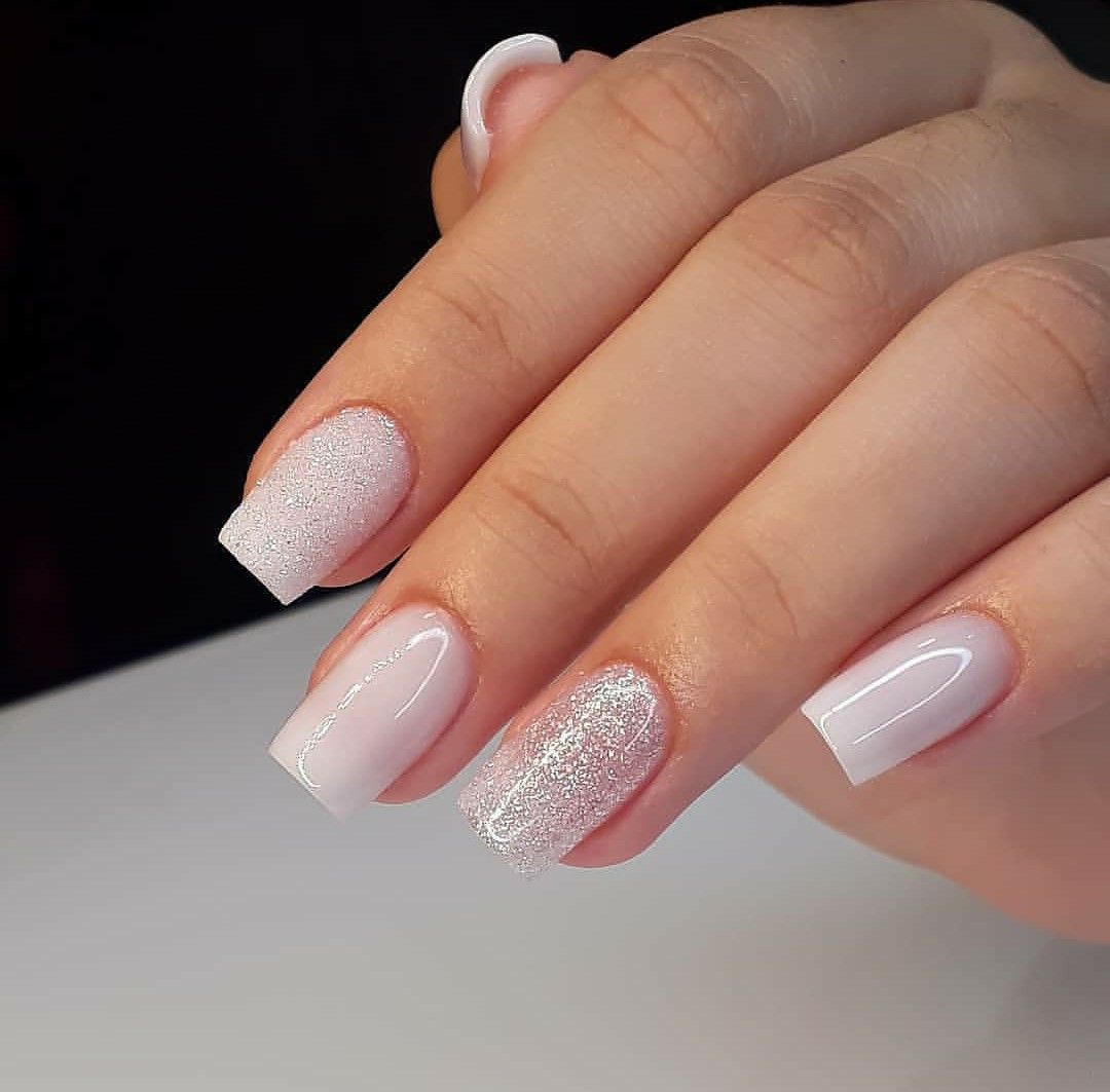 Unhas Decoradas De Cor Clara