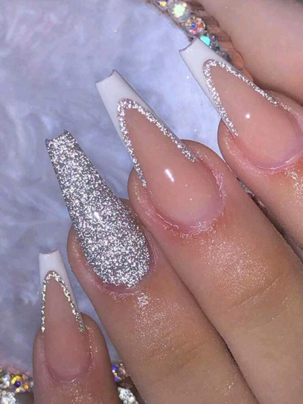 unha em gel decorada prata
