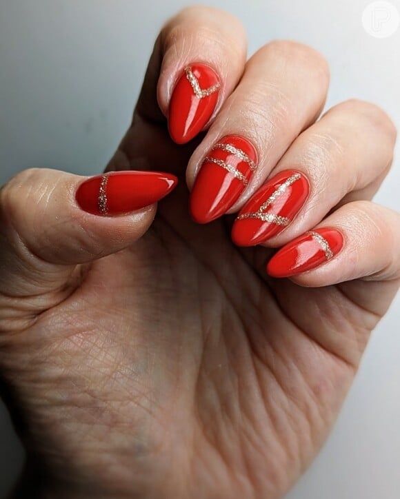 Unha Decorada com Vermelho