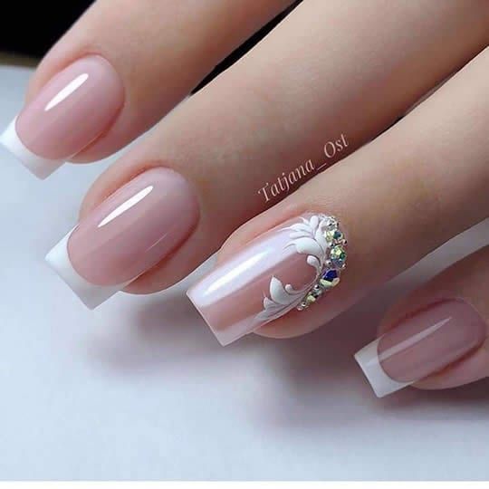 Unhas Decoradas De Cor Clara