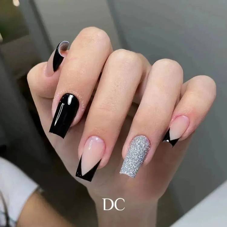 Unha Decorada Preta Com Glitter Prata