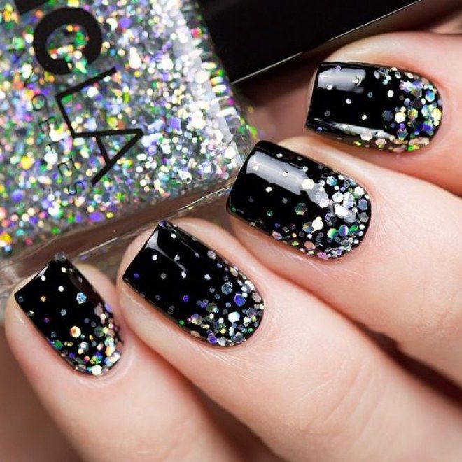 Back to black: 22 unhas decoradas (nem ...
