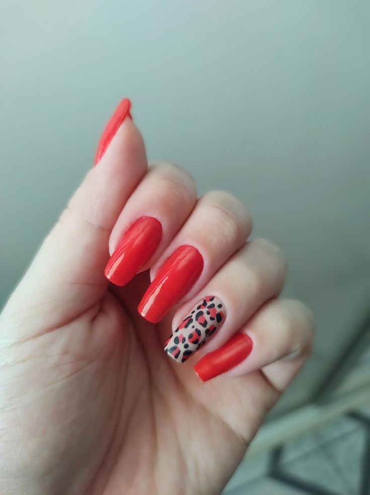 Nails vermelho & animal print