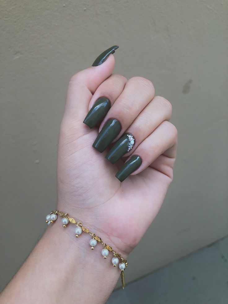 Verde Militar #Unhasdegel #nails ...
