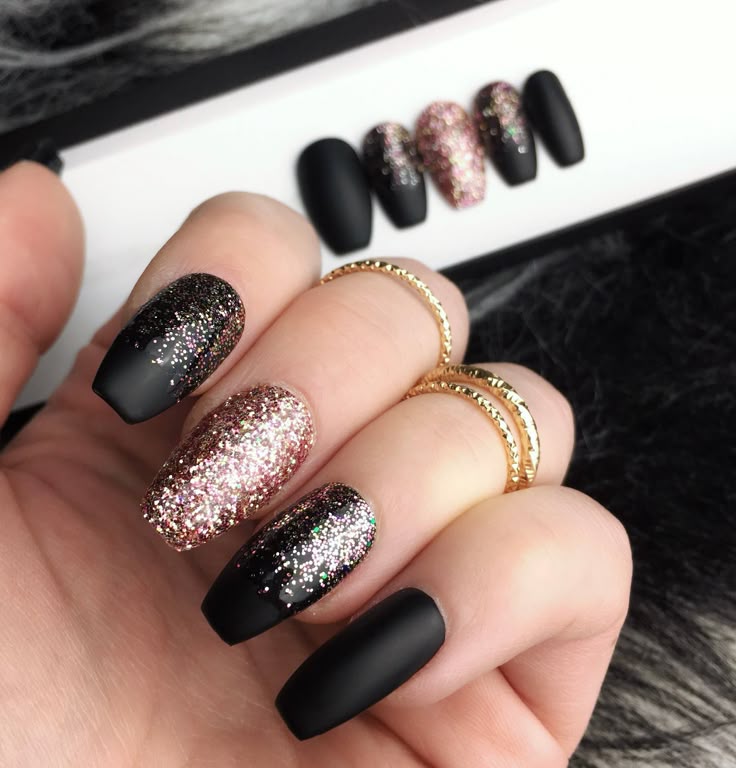 black#rosegold#glitter#nails