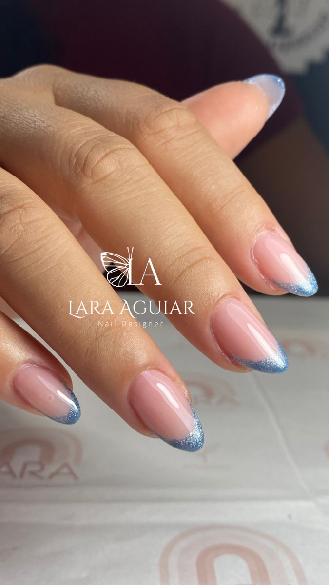 Francesinha azul 💙 por @Laraaguiarnails