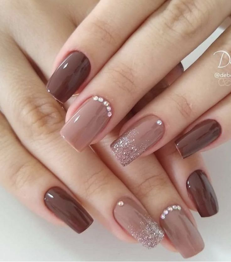 unhas quadradas curtas