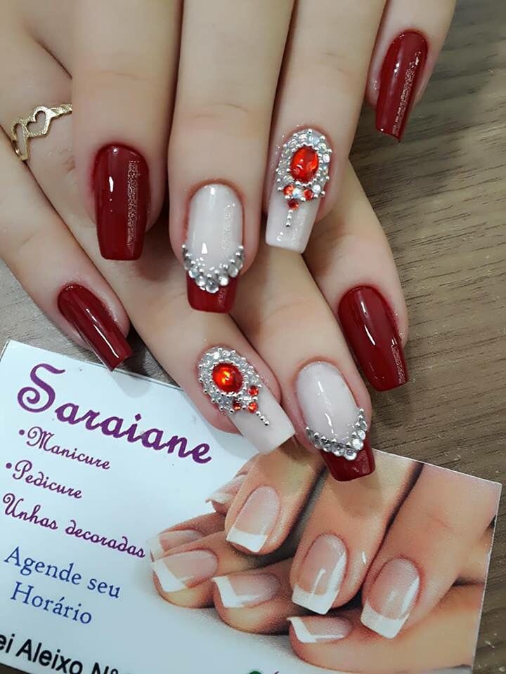 Unha vermelha decorada