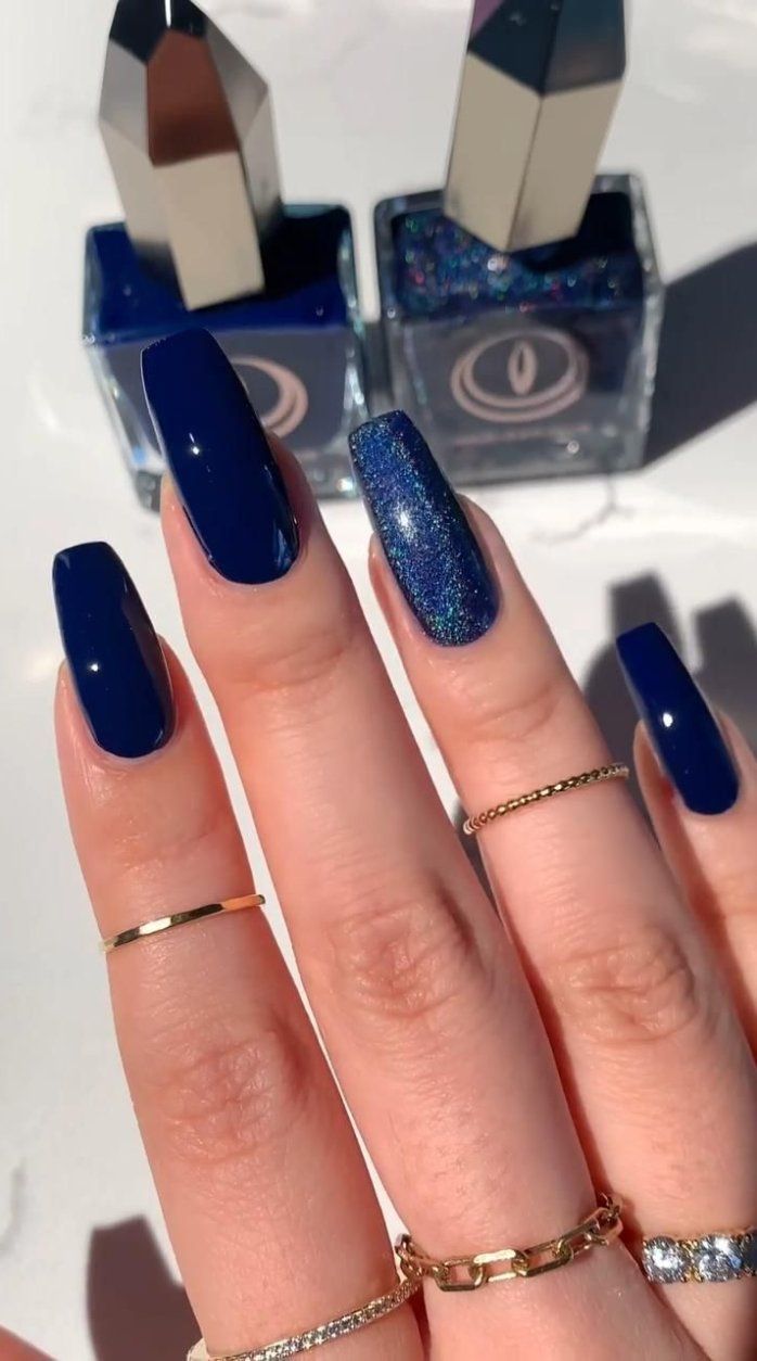 Unha Azul Escuro com Glitter