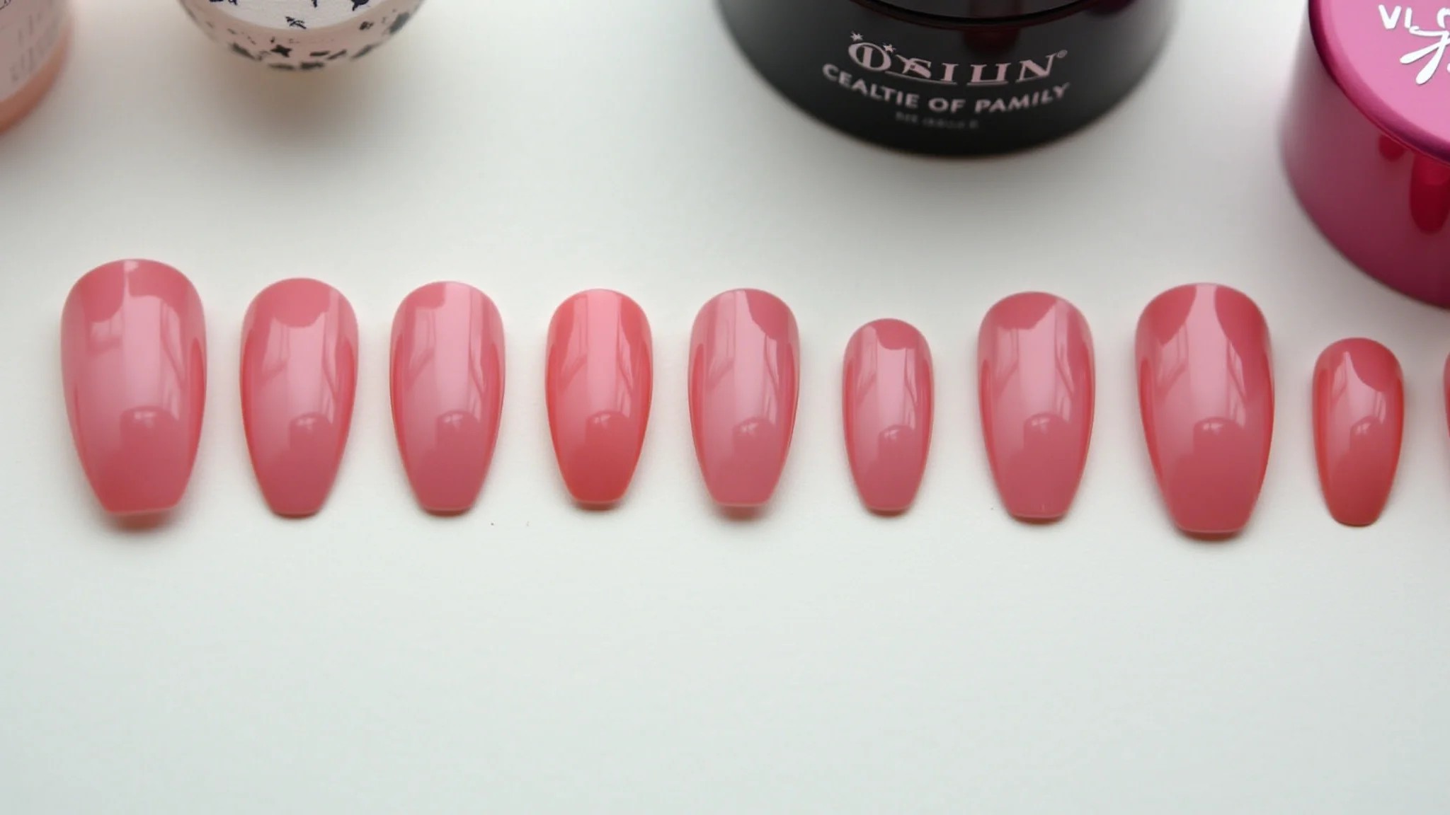 Produtos de alta qualidade para unhas de fibra de vidro: primer, gel base, top coat.