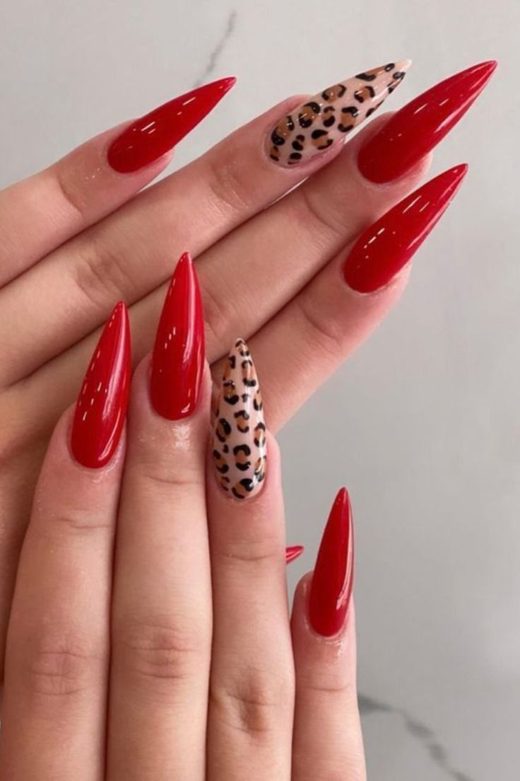 Alongamento de Unhas Stiletto