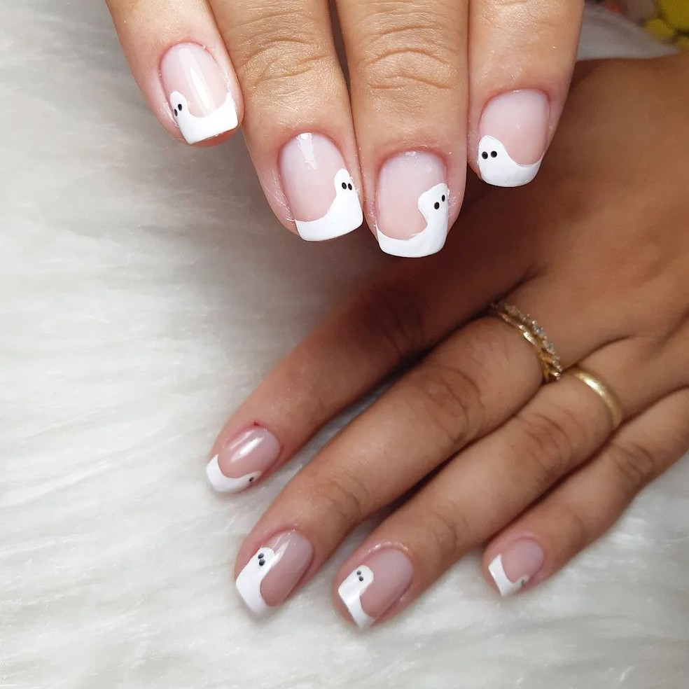 Unhas decoradas: cores claras para usar ...