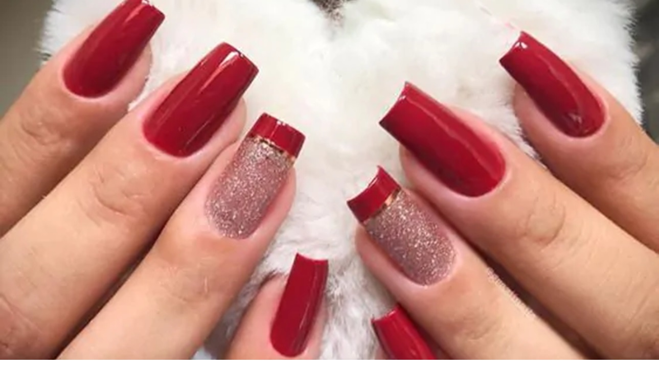 Unhas de gel vermelha