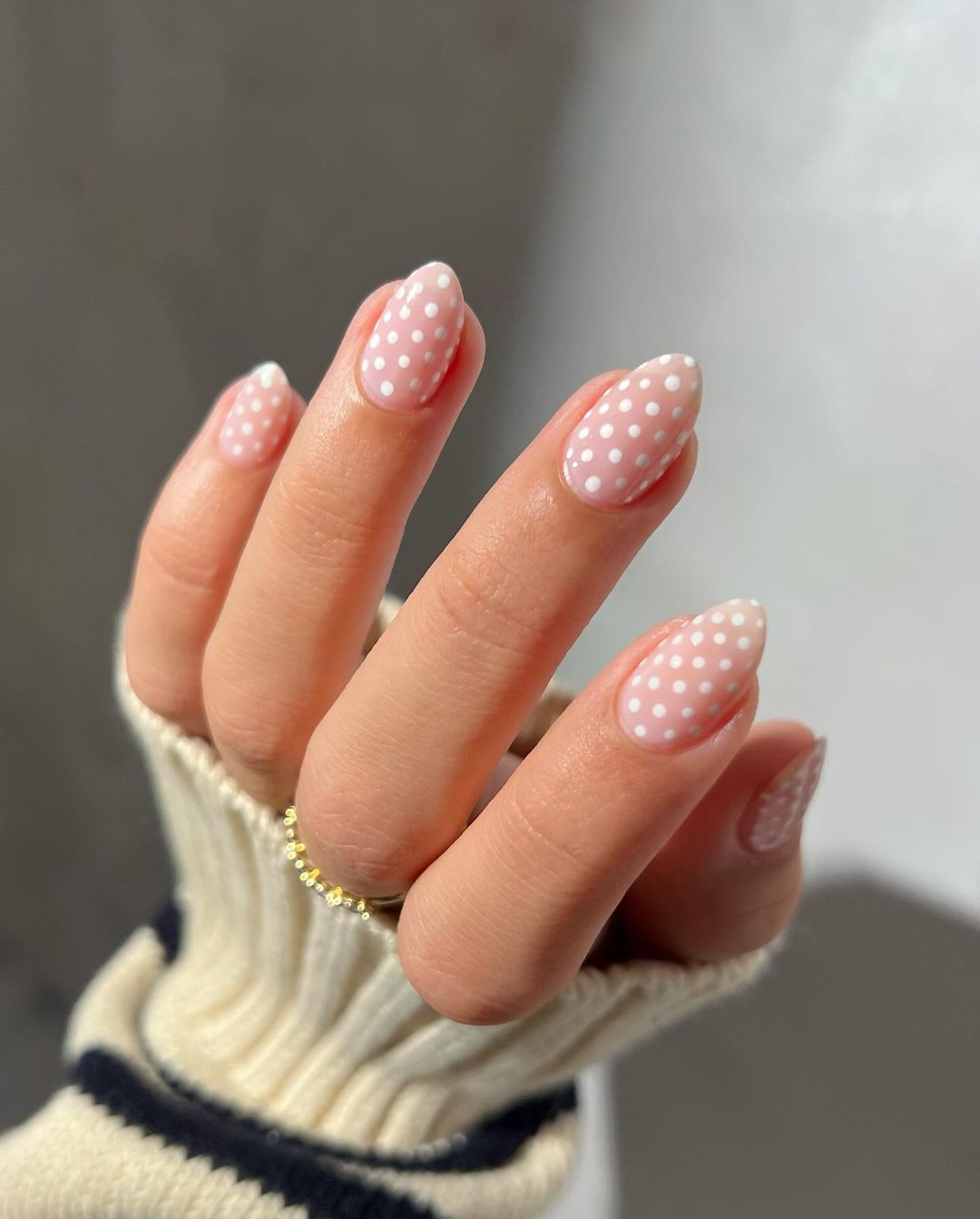6 ideias de unhas claras e decoradas ...