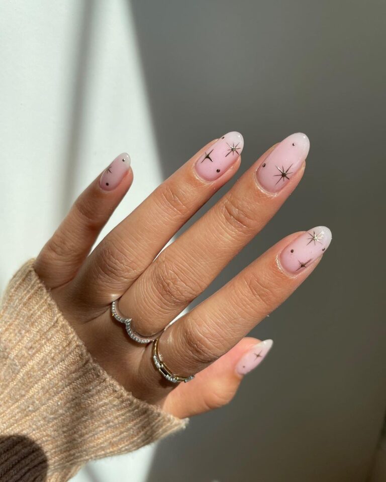 6 ideias de unhas claras e decoradas ...