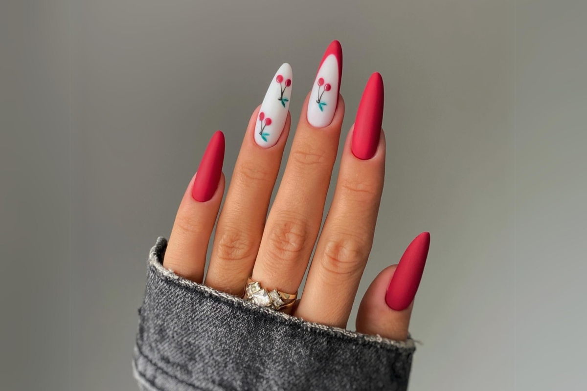 Unhas vermelhas decoradas e elegantes ...