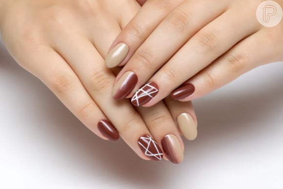 Latte nails: usar tons de marrom e bege ...