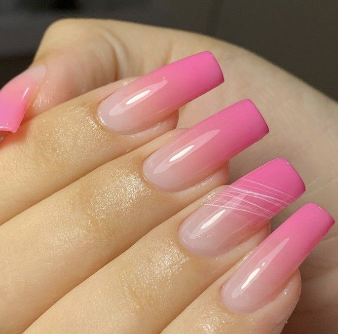 As unhas decoradas são uma tendência ...