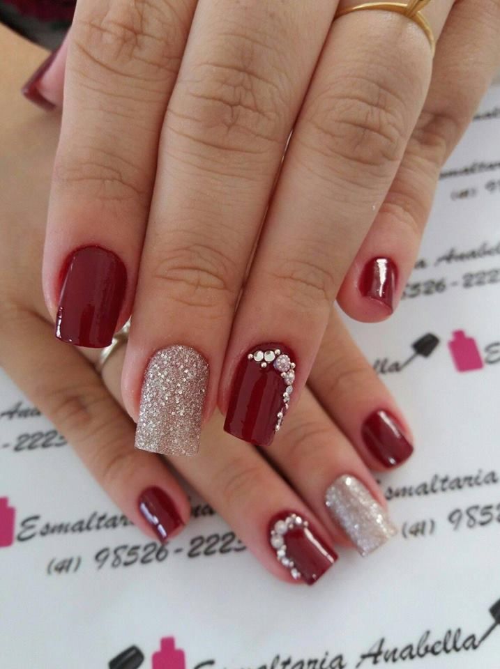 unhas com pedrarias