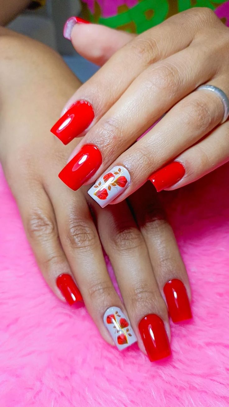 Unha de gel vermelho