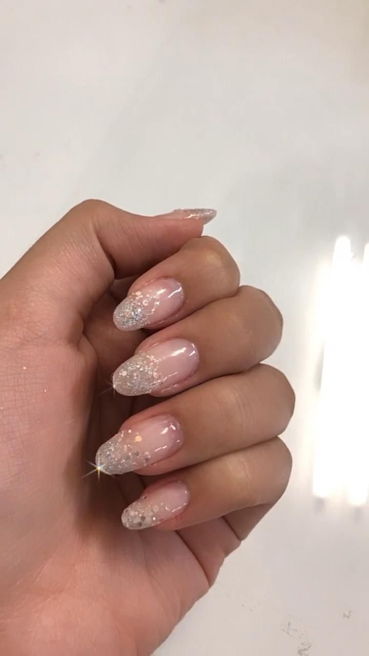 unhas almond