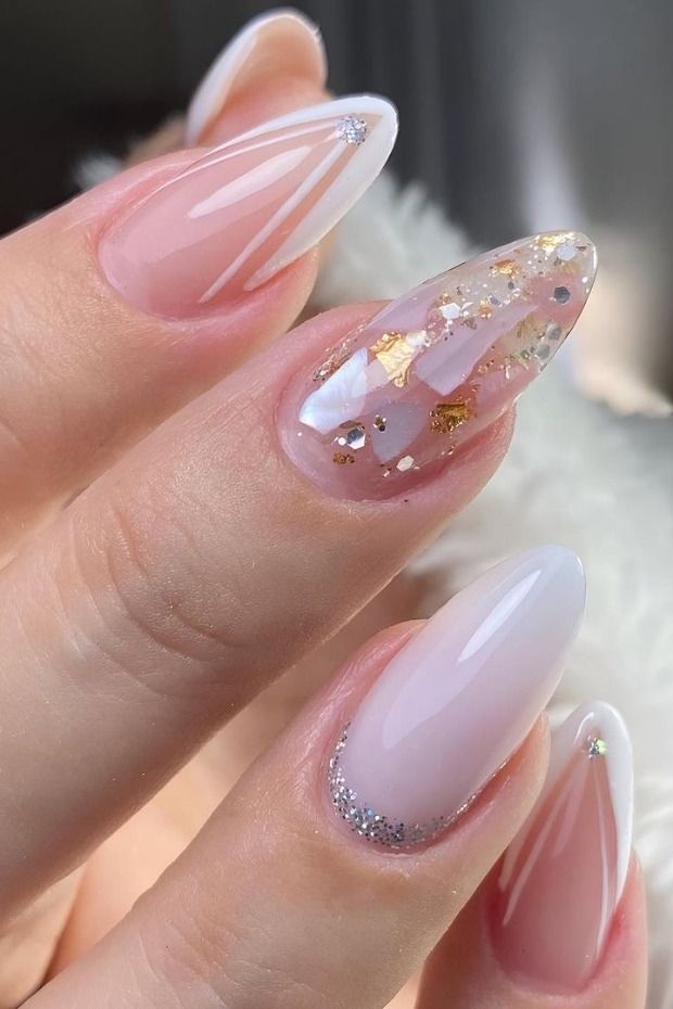25 Trendy Baddie Almond Nail Designs to ...