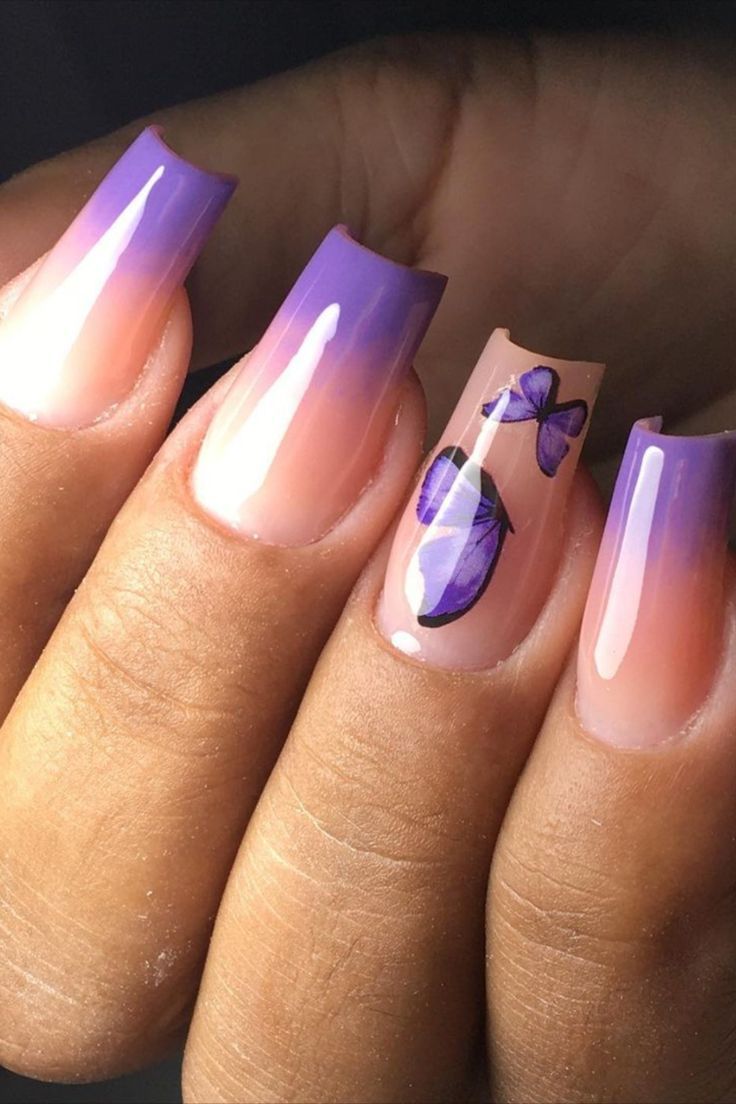 unhas roxas em gel com borboletas