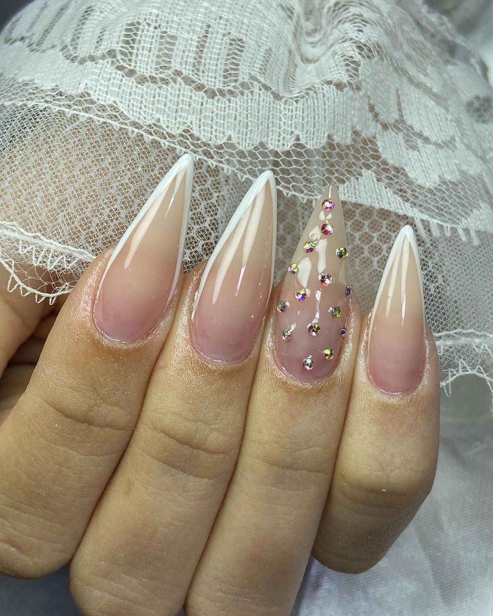 Unhas decoradas com pedras: ideias e ...