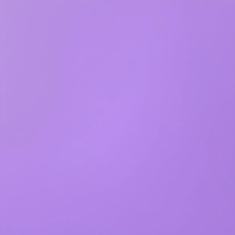 Textura e facilidade de aplicação do esmalte roxo claro.