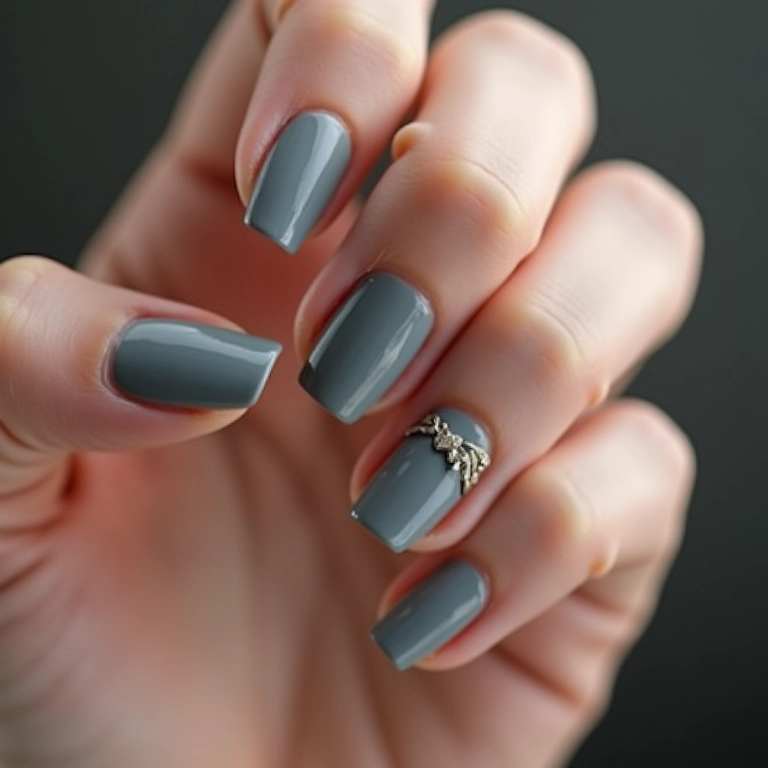 Unhas decoradas com o Bisonho do Ursinho Pooh.