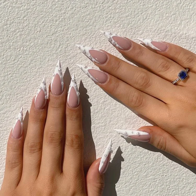 Minimalismo com Micro Pérolas: Elegância Nos Detalhes - ideia