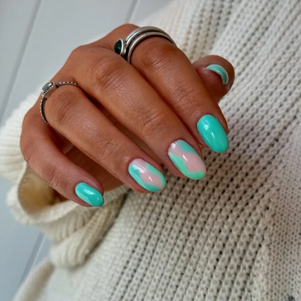 unha decorada azul - referência 11