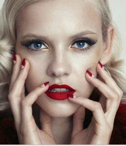 Estilo Meia Lua Vermelha: Um Toque Retrô - inspiração