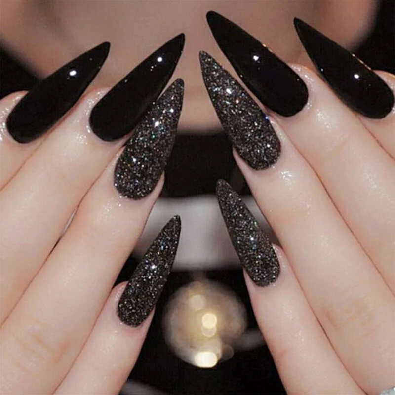 Glitter Preto para Noite com Acabamento Matte: Mistério e Atitude - inspiração