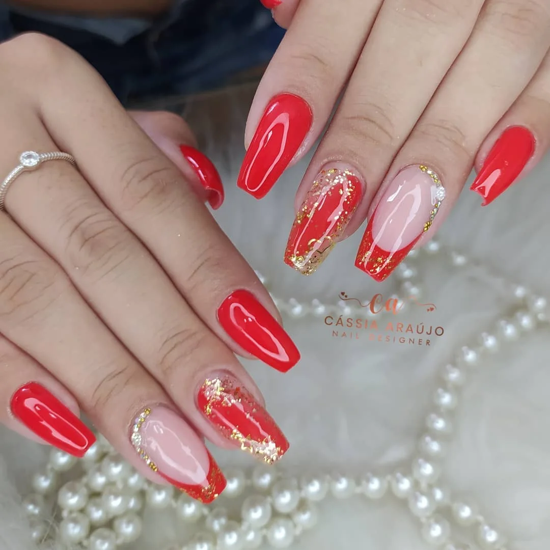 Vermelho Queimado com Detalhes em Folha de Ouro - detalhe