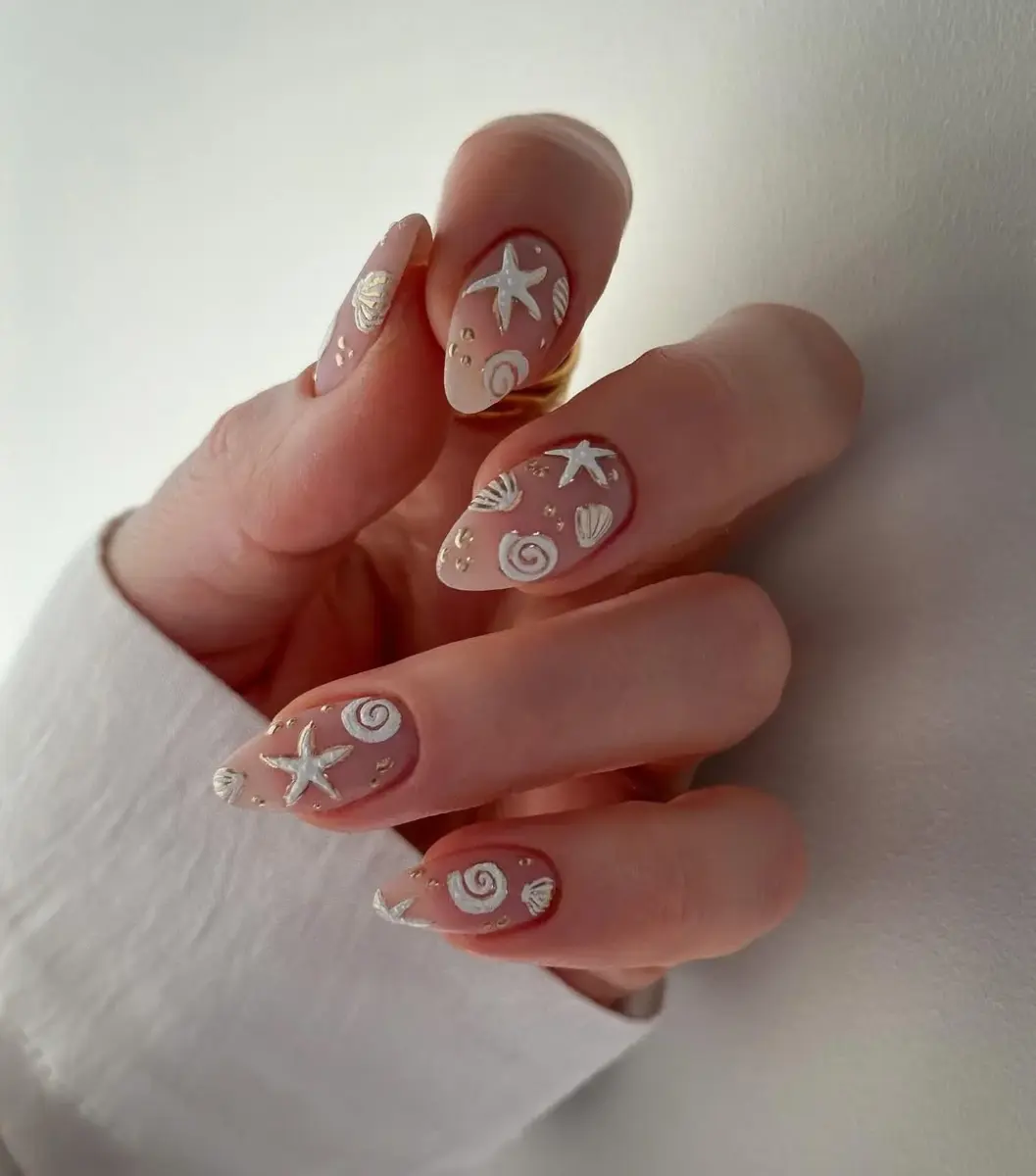 Com Pedrarias Aquáticas: Brilho Refrescante para os Dias de Sol - ideia