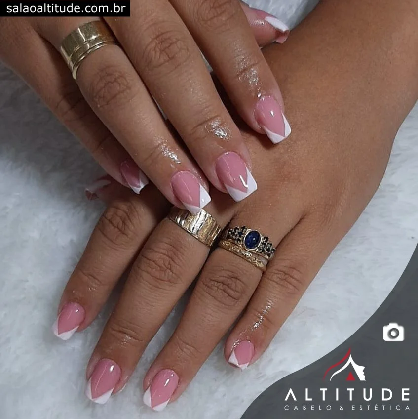 Francesinha Assimétrica com Traços Geométricos Modernos - ideia