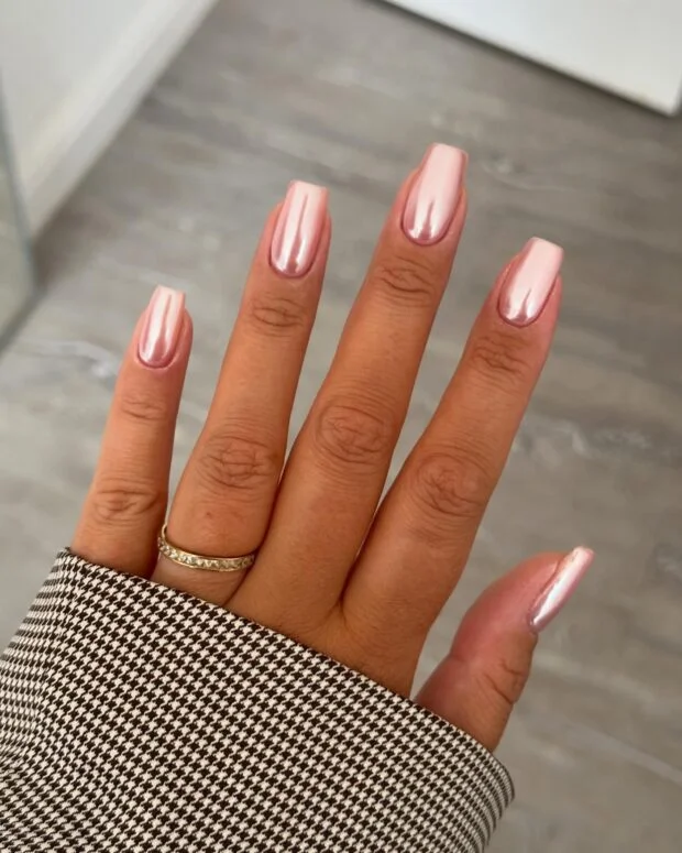 Efeito Cromado: Unhas Bailarina com Acabamento Espelhado - ideia