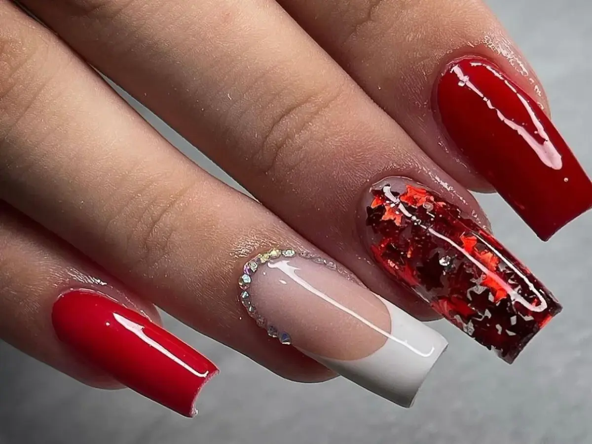 Unhas Vermelhas com Desenhos Tribais: Arte Exclusiva - ideia