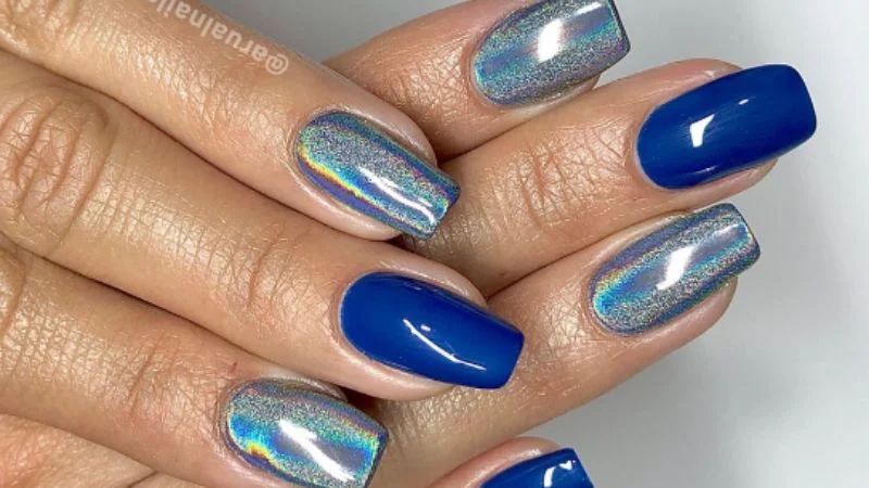 Unhas Decoradas com Esmaltação em Gel e Efeito Holográfico - ideia