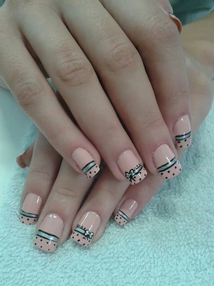 Francesinha Poá Divertida: Bolinhas que Alegram o Visual - detalhe