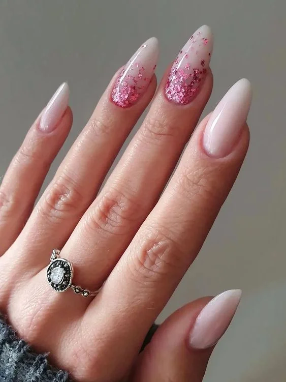 Esmaltação em Gel com Detalhes em Renda - detalhe