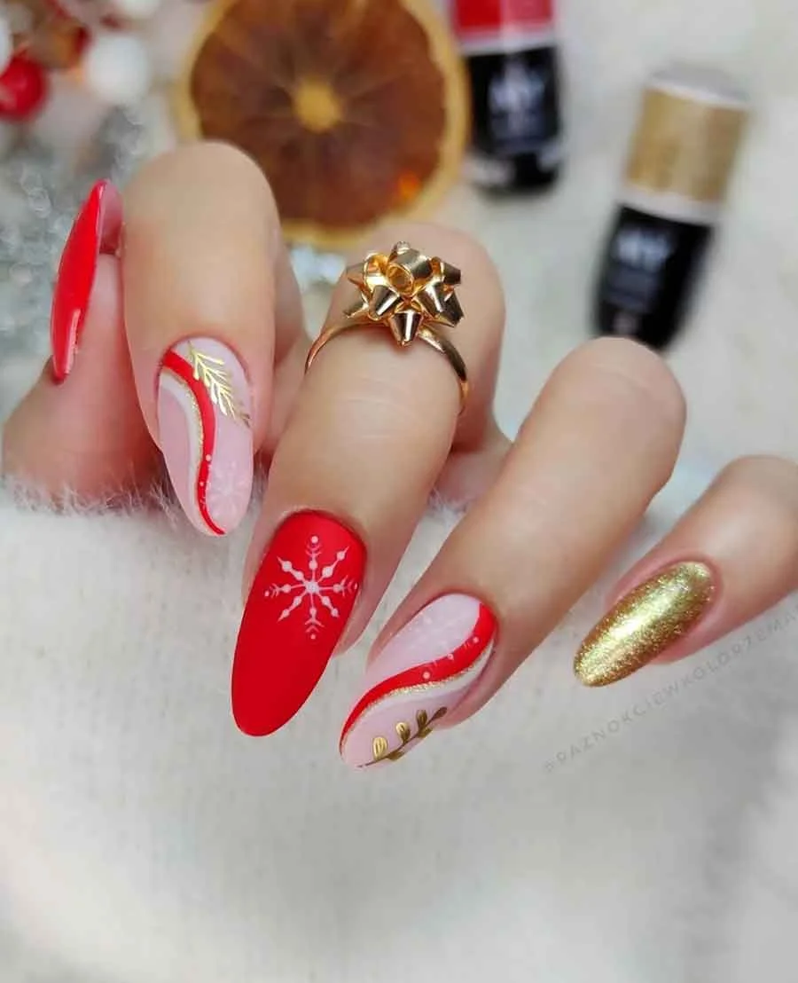 Unhas Amendoada com Esmalte Camaleão e Pontos de Luz - detalhe